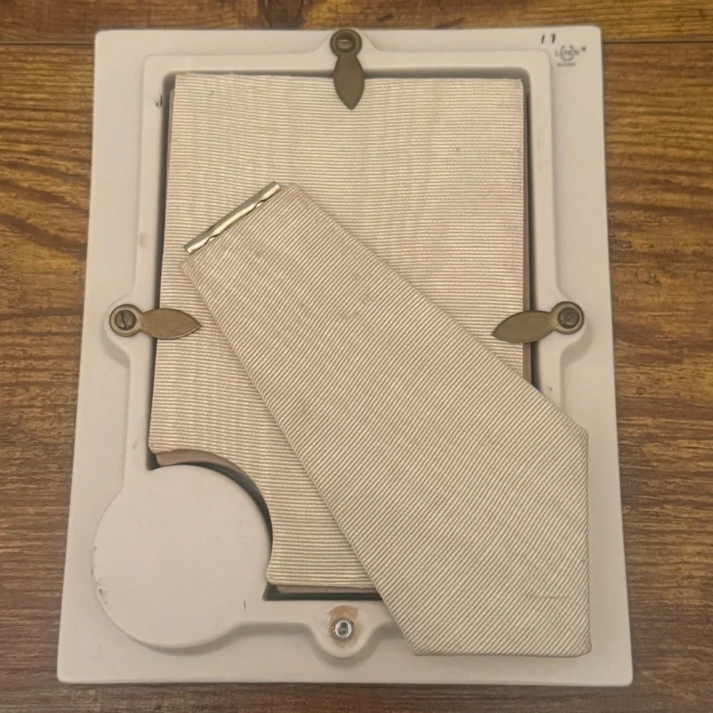 Lenox Portrait Gallery Ivory Porcelain Photo Frame w/ Clock‎ 3.5x5